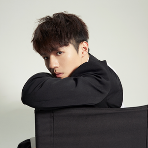 关小雨爆衣服的视频
